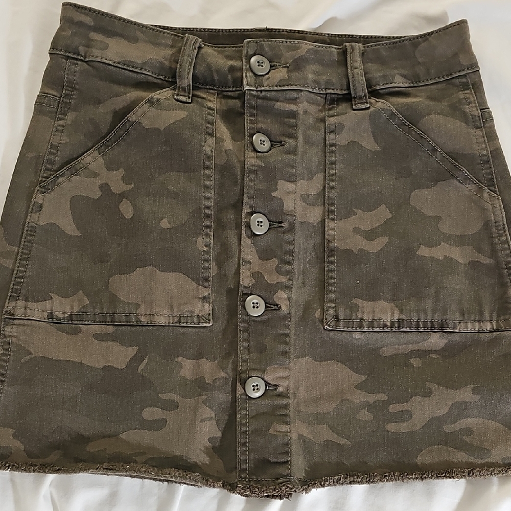 American Eagle Women's sz 0 Camouflage Button Front Mini Skirt x